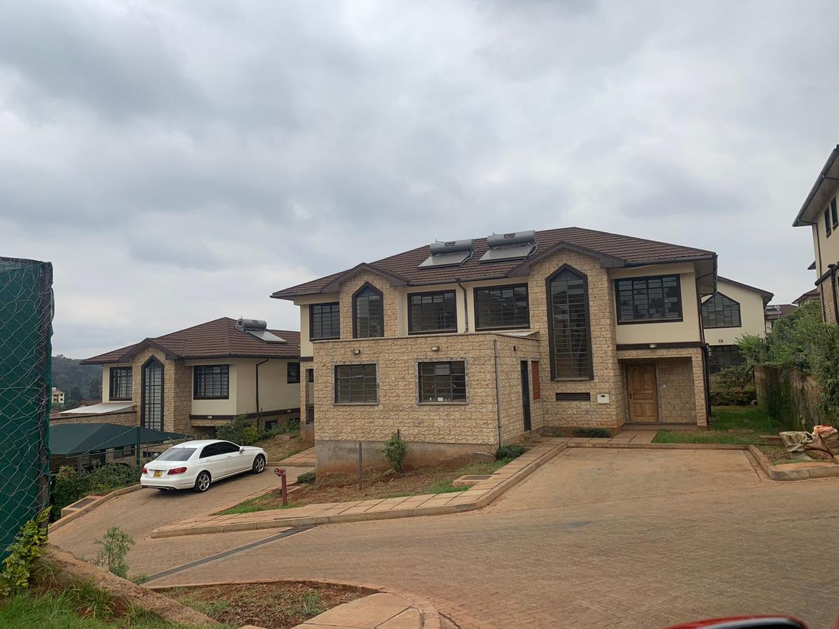 4 Bed Townhouse with En Suite at Fourways - 17