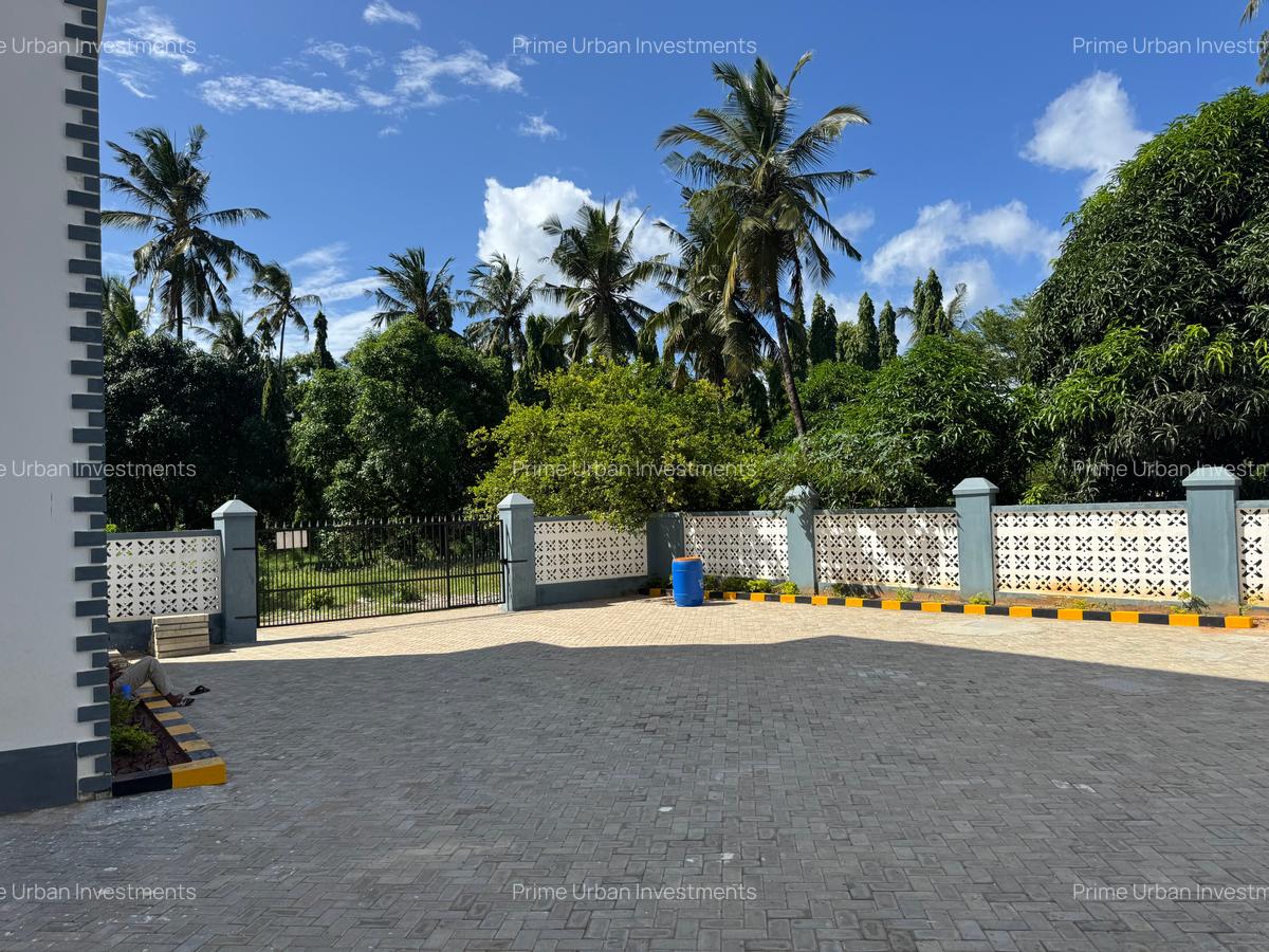 Serviced 2 Bed Apartment with En Suite in Mtwapa - 5