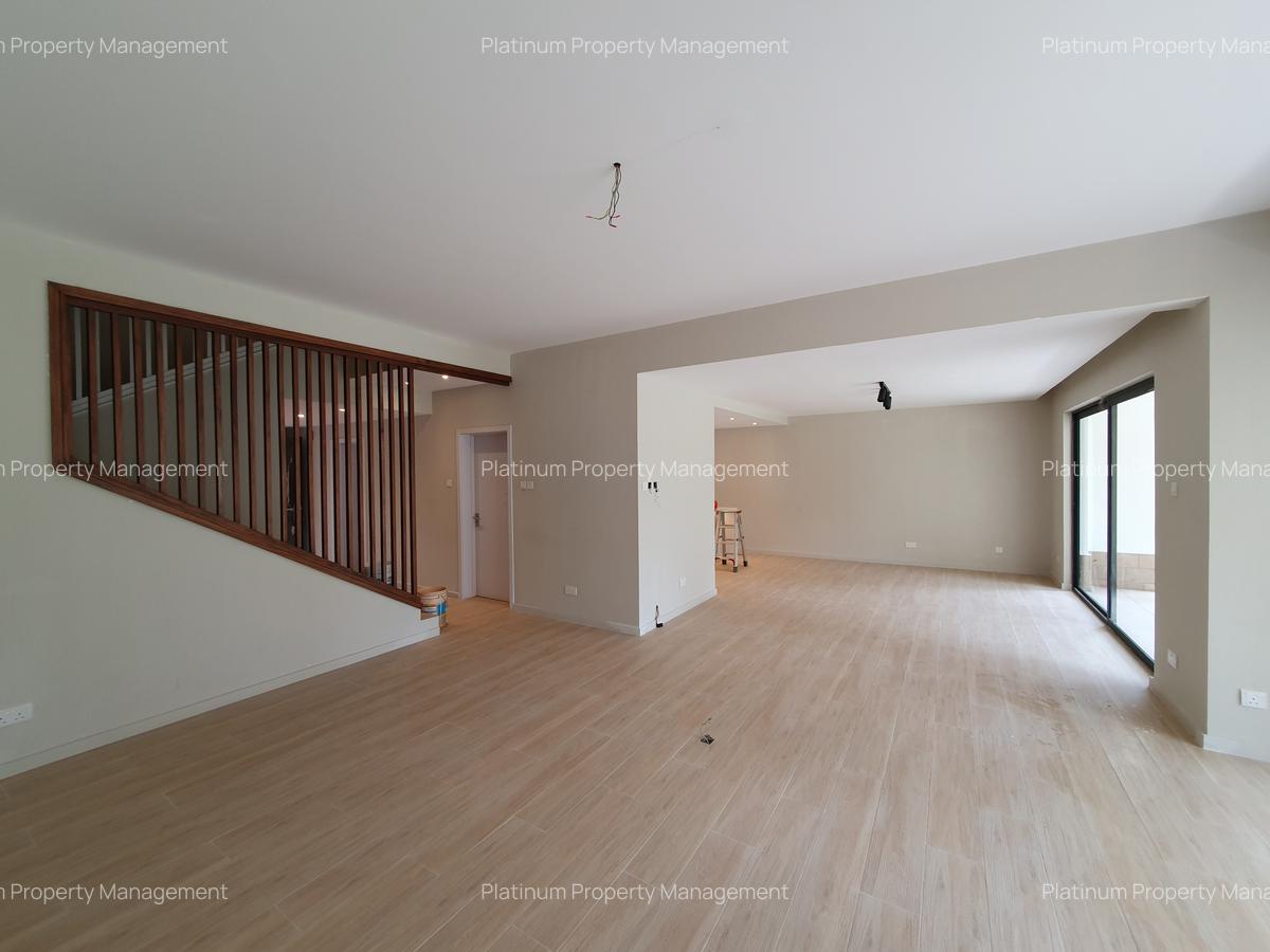 4 Bed Townhouse with En Suite in Kyuna - 4