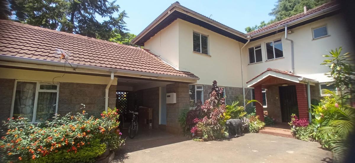 5 Bed Townhouse with En Suite in Lavington - 1