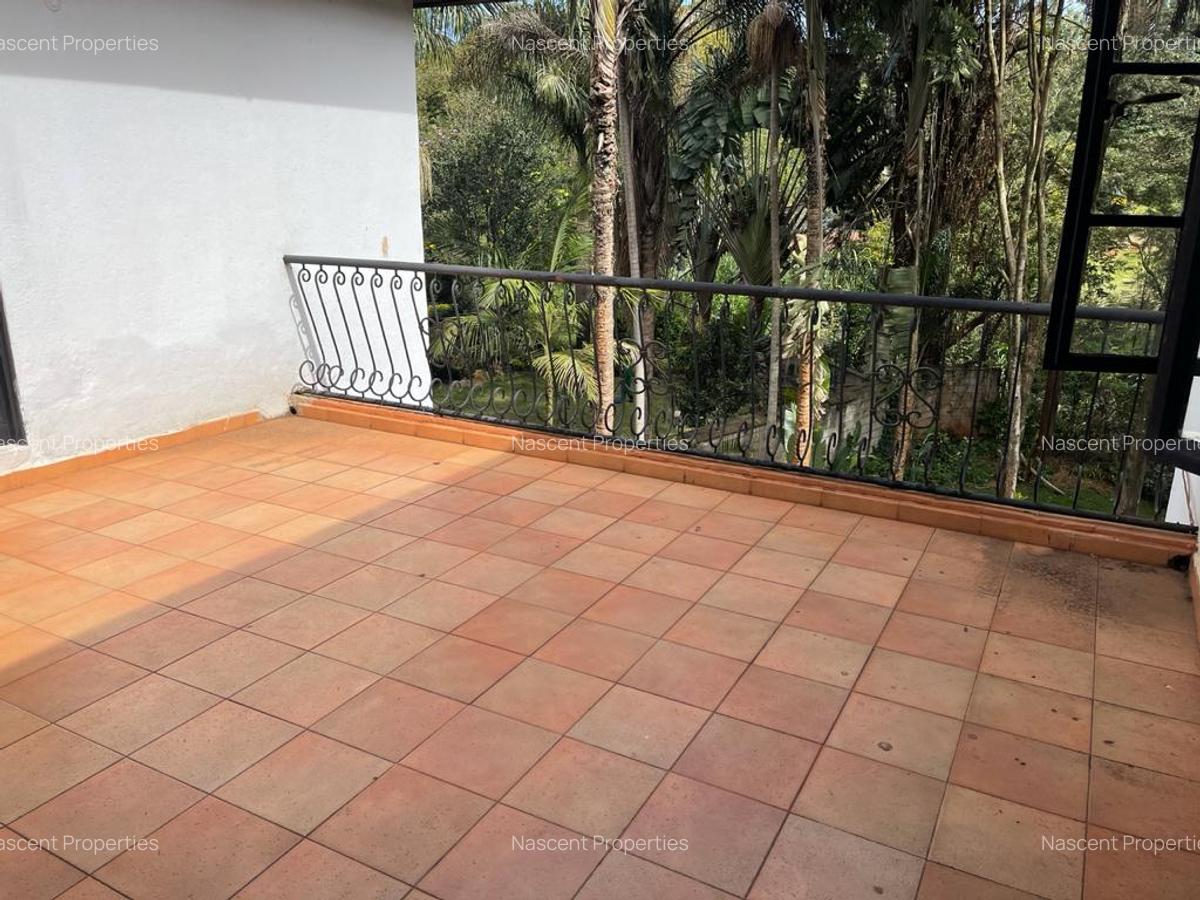 4 Bed Townhouse with En Suite in Riverside - 14