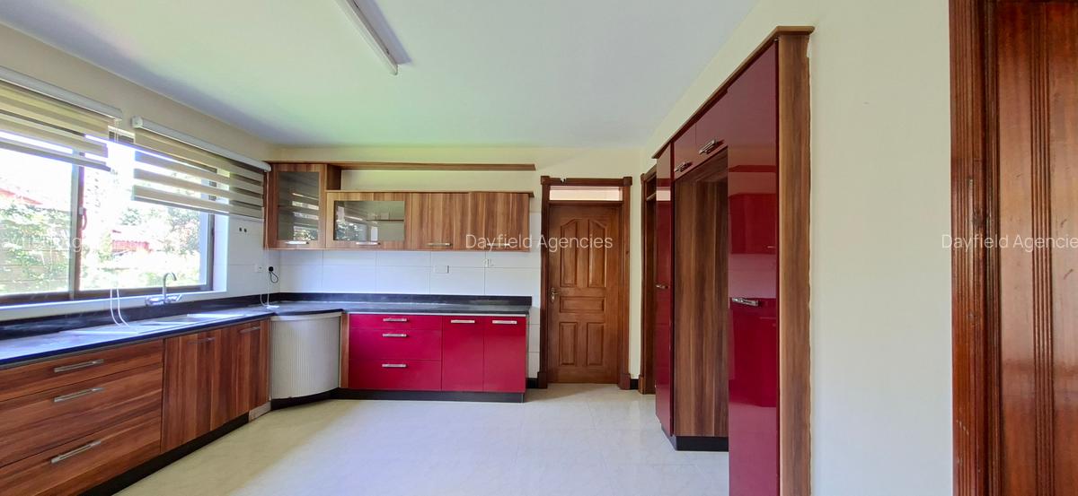 4 Bed House with En Suite at Grevillea Grove - 3