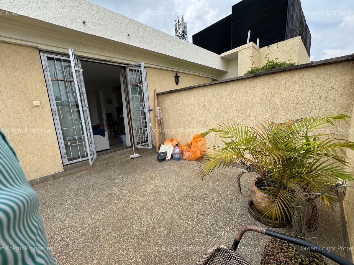 Serviced Studio Apartment with En Suite in Lavington - 16