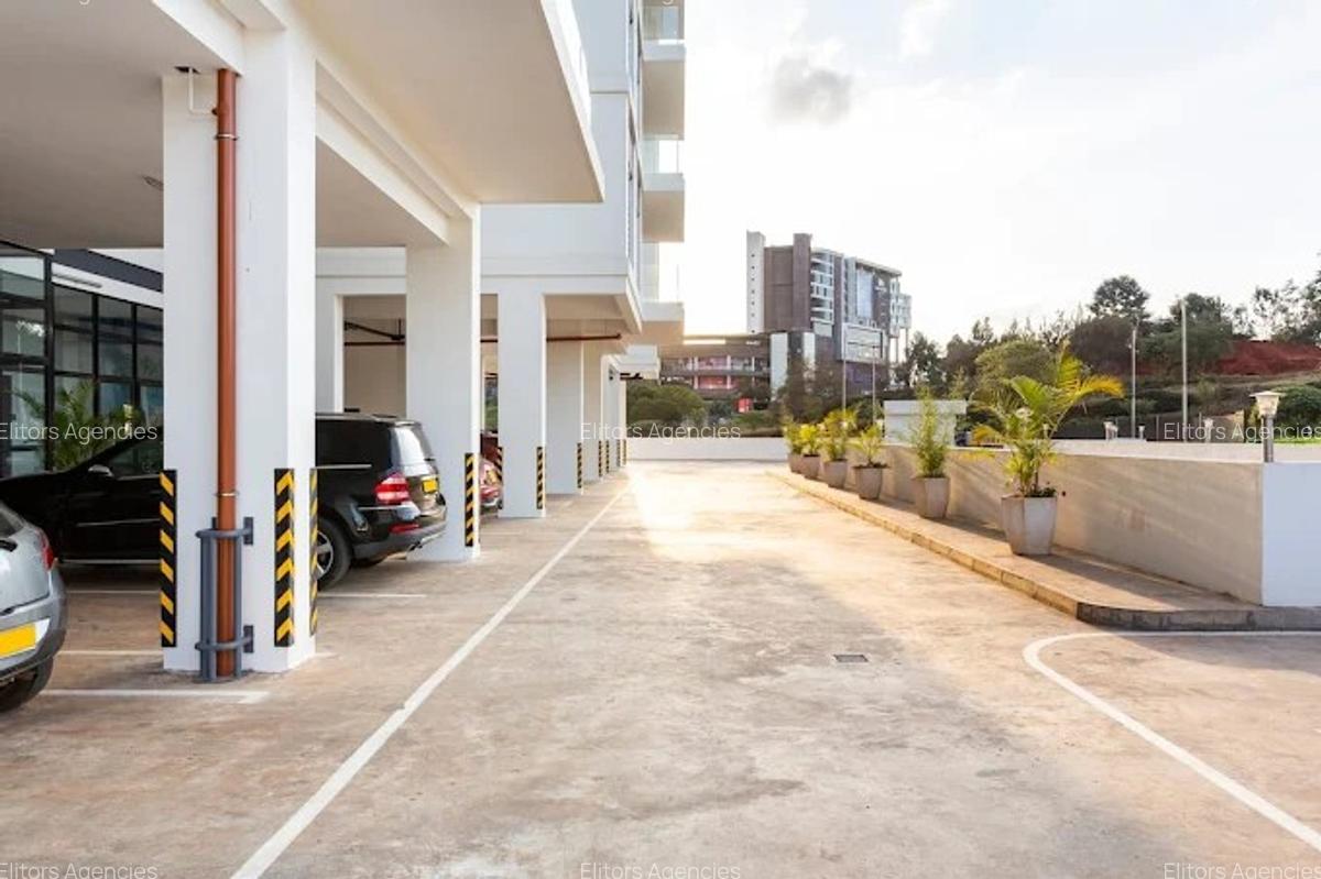 Serviced 2 Bed Apartment with En Suite at Two Rivers - 18