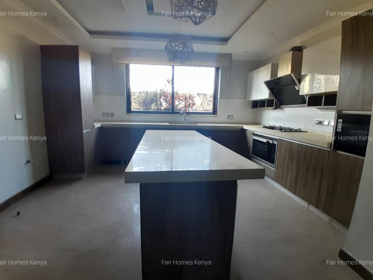 5 Bed Townhouse with En Suite at Lavington Maziwa - 17