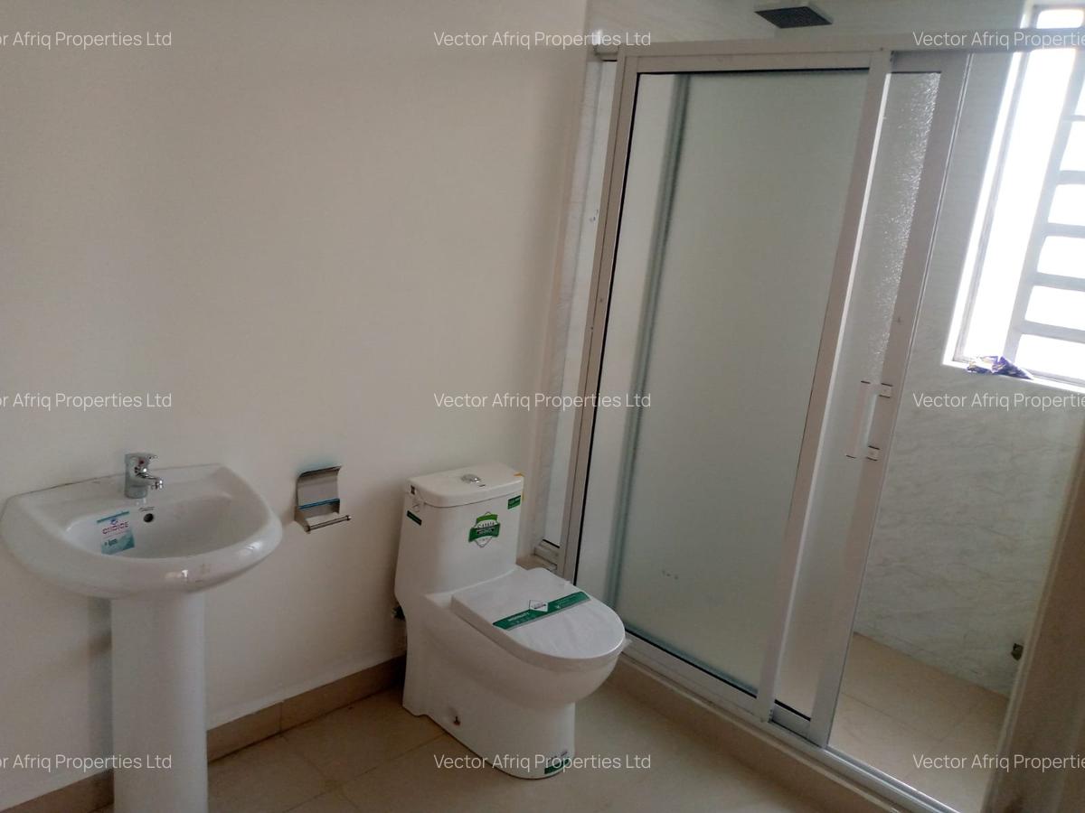 4 Bed Townhouse with En Suite in Kitengela - 12