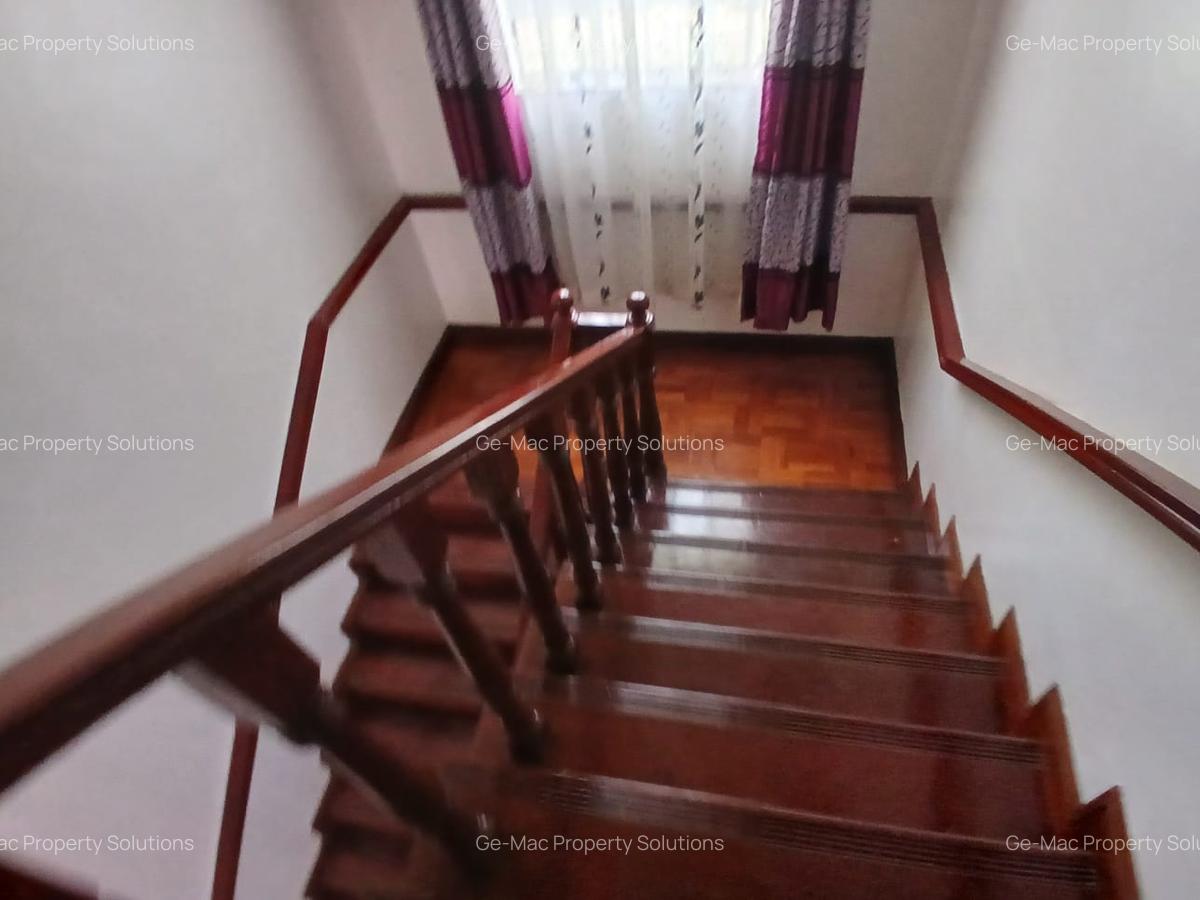 5 Bed House with En Suite in Runda - 17