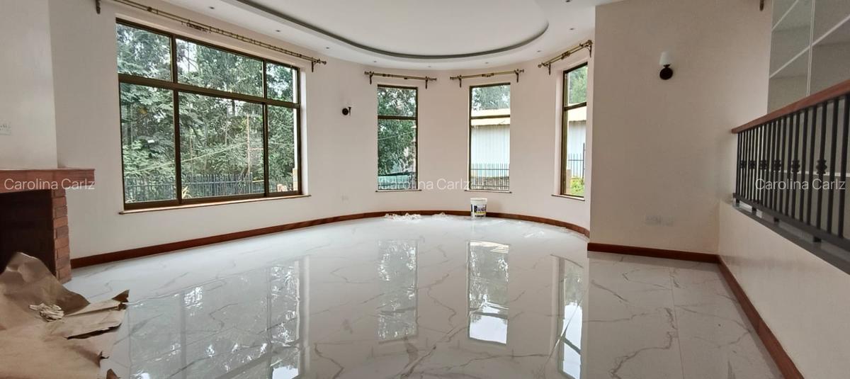 4 Bed House with En Suite at Nyari - 5