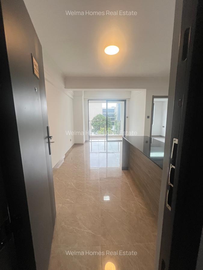 1 Bed Apartment with Gym in Kilimani - 3