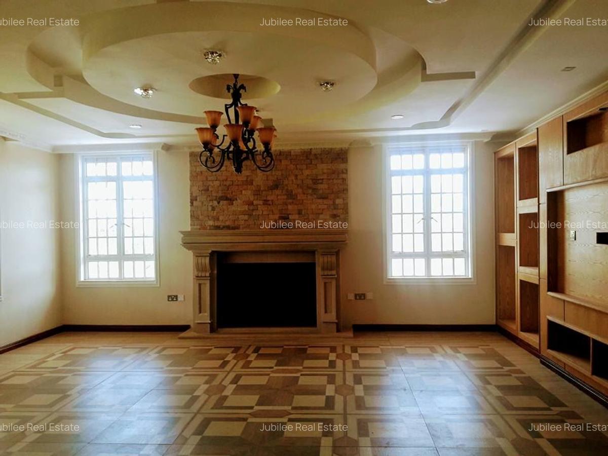 7 Bed House with En Suite in Runda - 9