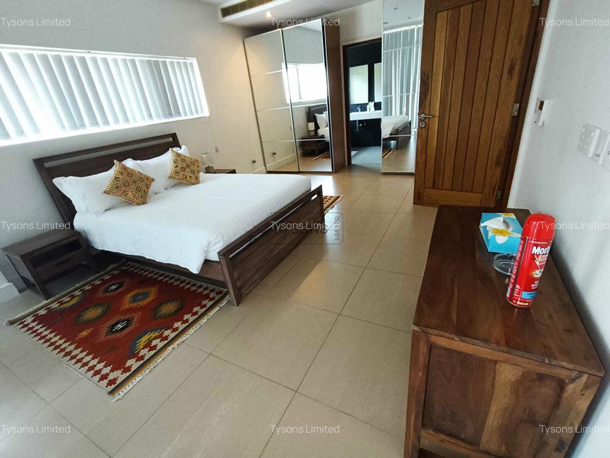 3 Bed Apartment with Swimming Pool at English Point - 5