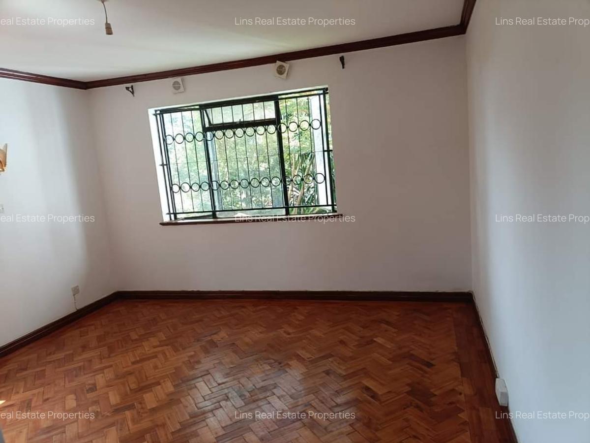 4 Bed House with En Suite in Runda - 6