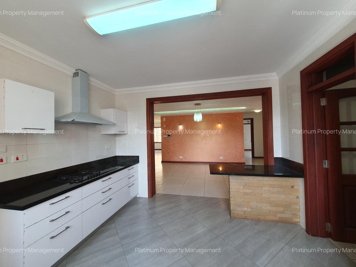 3 Bed Apartment with En Suite in Parklands - 9