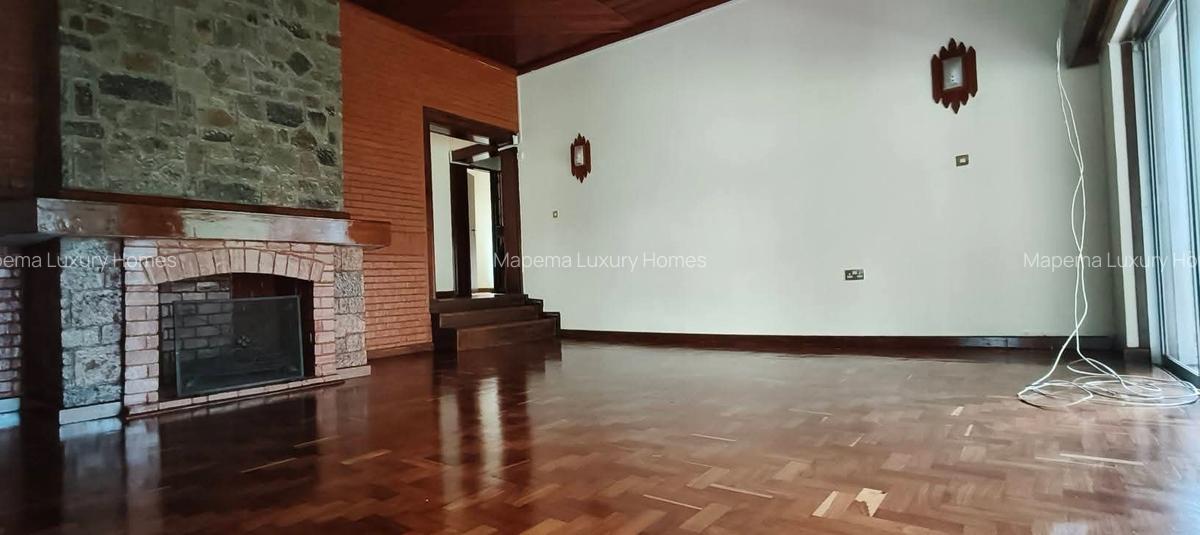 4 Bed House with En Suite at Rosslyn - 13