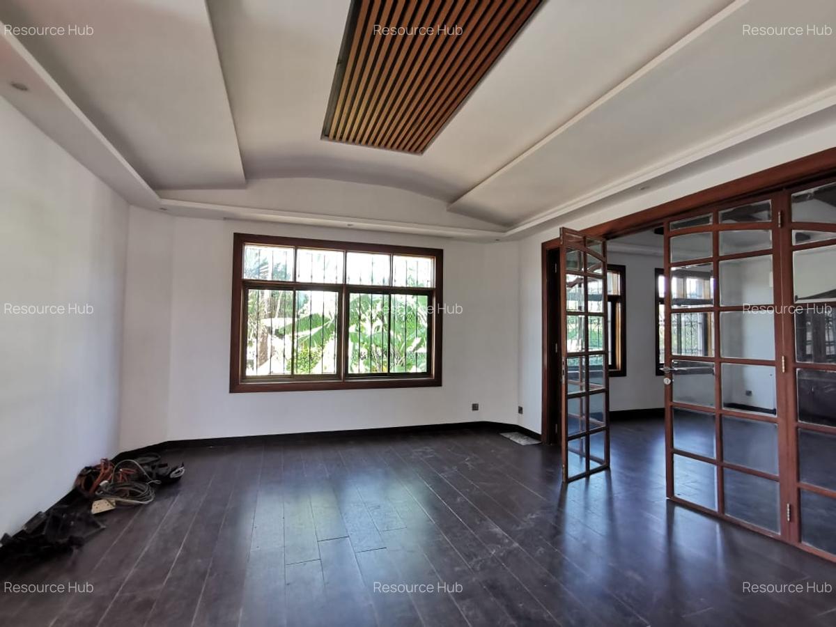 4 Bed Townhouse with En Suite at Off Brook House Drive - 1