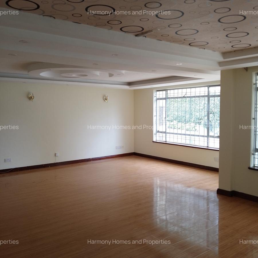 4 Bed Apartment with En Suite at Riverside - 13