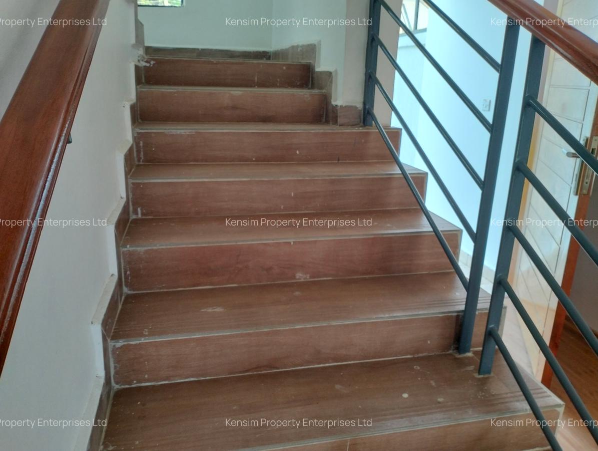 4 Bed Townhouse with En Suite in Lavington - 18