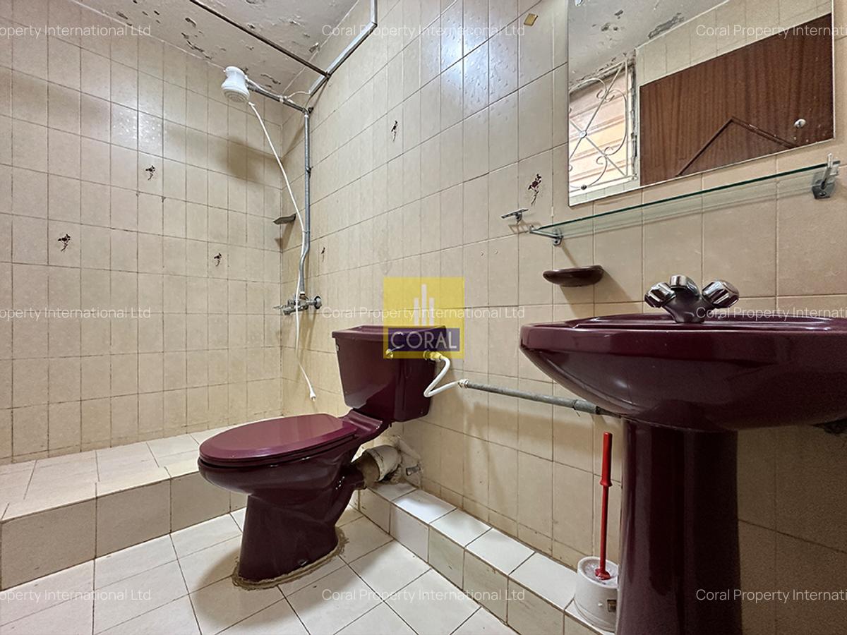 5 Bed Townhouse in General Mathenge - 7