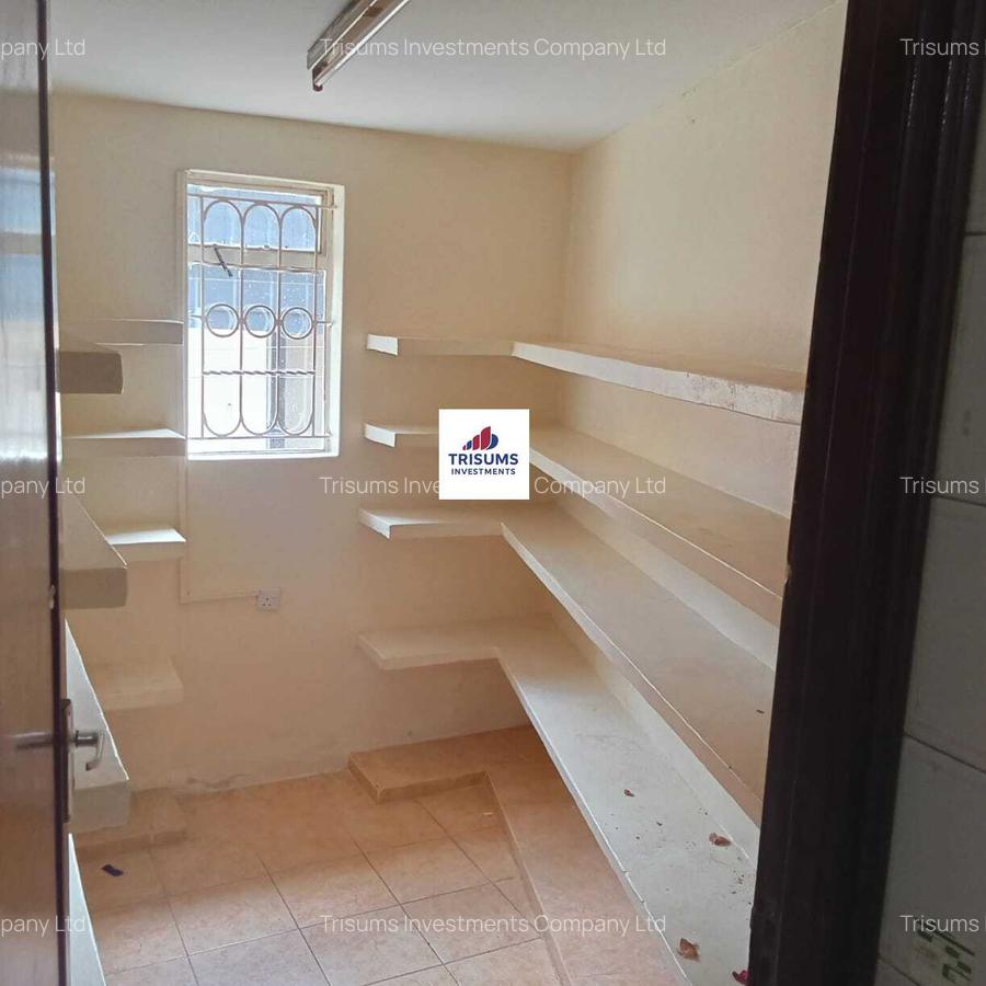 5 Bed House with En Suite in Westlands Area - 4