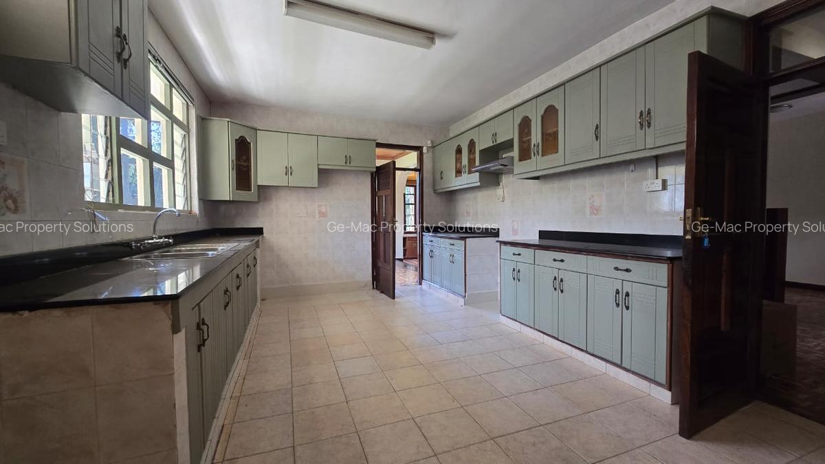 4 Bed House with En Suite in Runda - 5