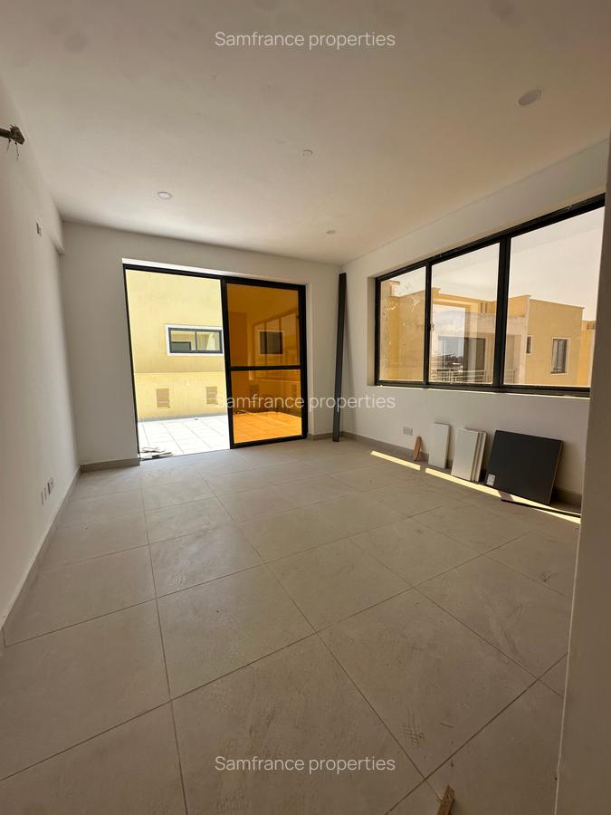 Serviced 1 Bed Apartment with En Suite at 1St Avanue - 6