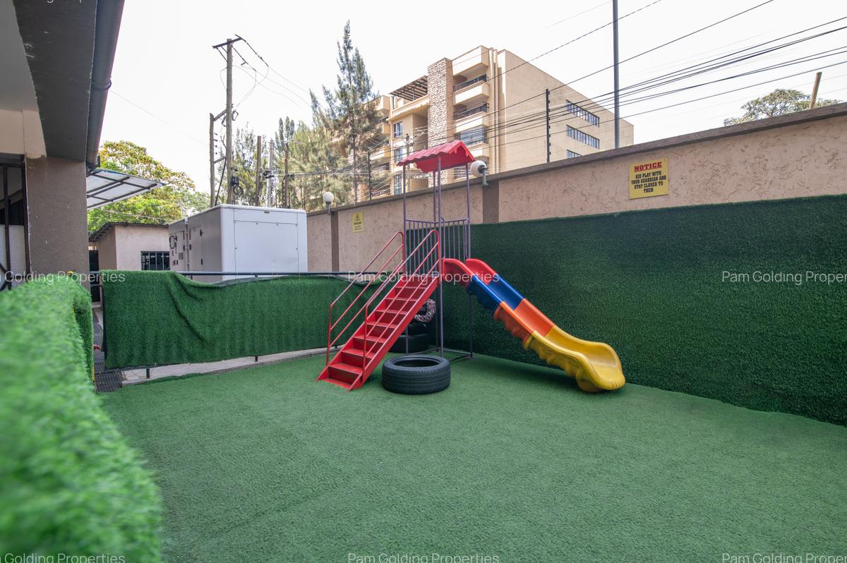 2 Bed Apartment with En Suite at Denis Prit - 19