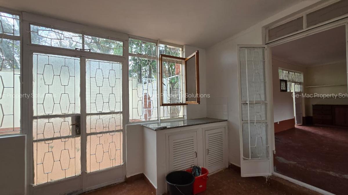 4 Bed House with En Suite in Runda - 9