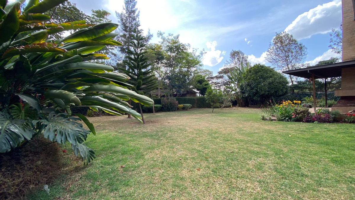 5 Bed House with En Suite in Runda - 5