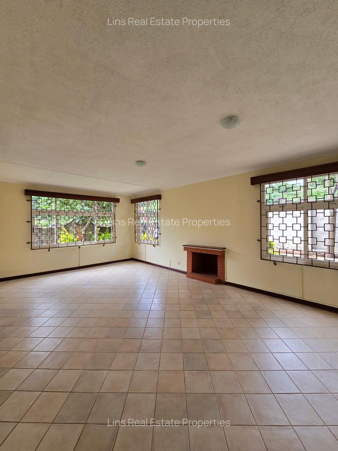 4 Bed Townhouse with En Suite in Lavington - 5