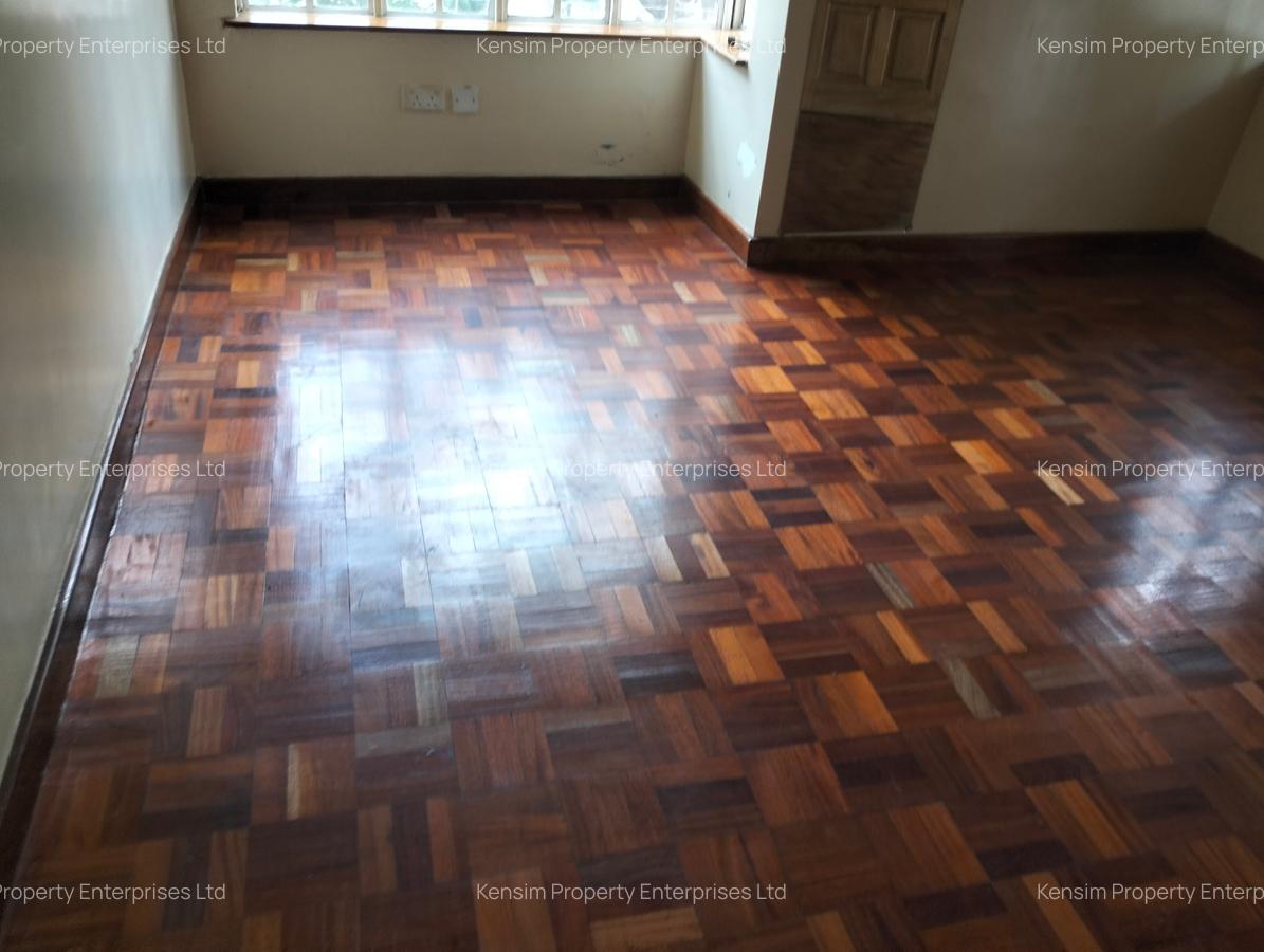5 Bed Townhouse with En Suite in Lavington - 13