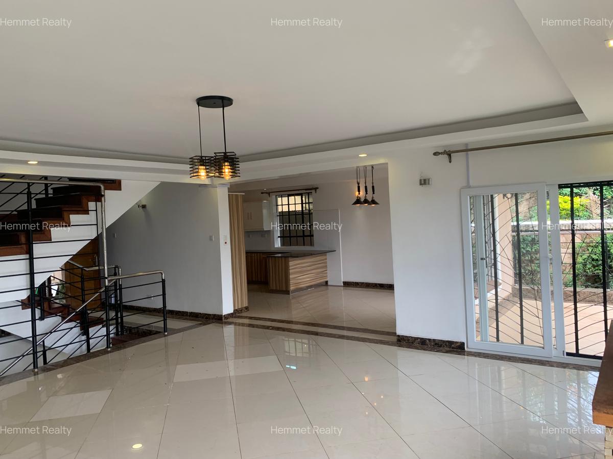 5 Bed Townhouse with En Suite in Kitisuru - 8
