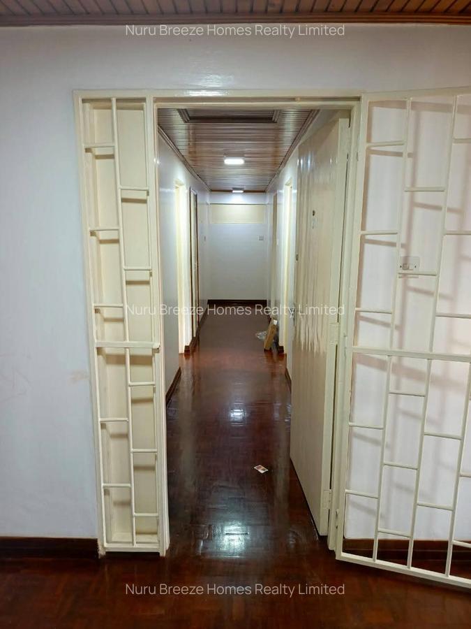 4 Bed House with En Suite in Runda - 6