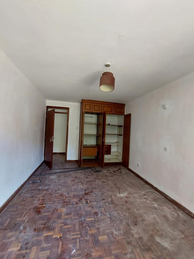 5 Bed Townhouse with En Suite in Lavington - 7