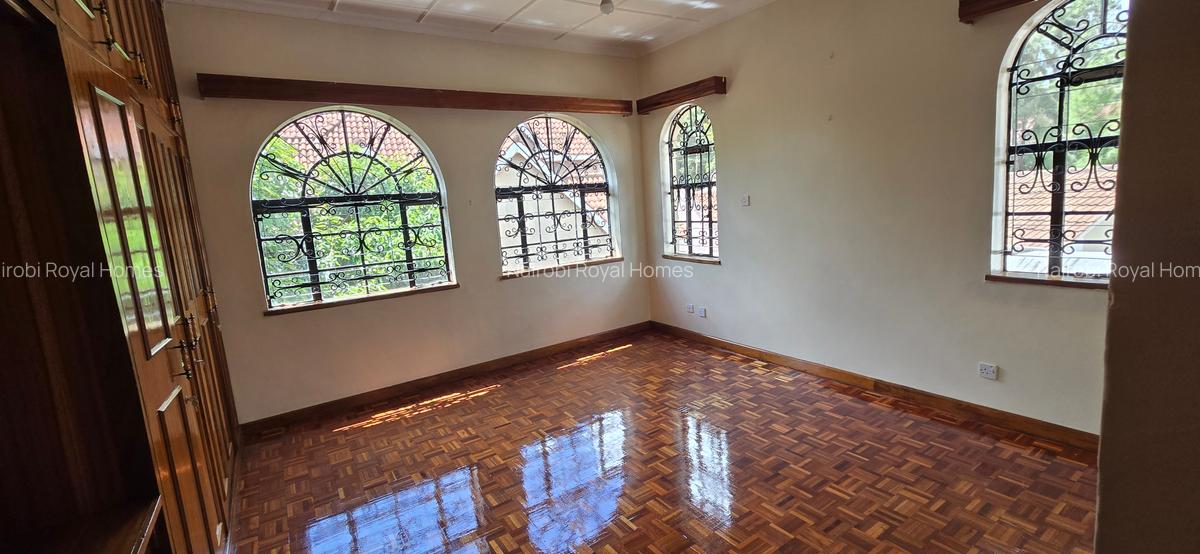 4 Bed Townhouse with En Suite at Lavington Green - 17