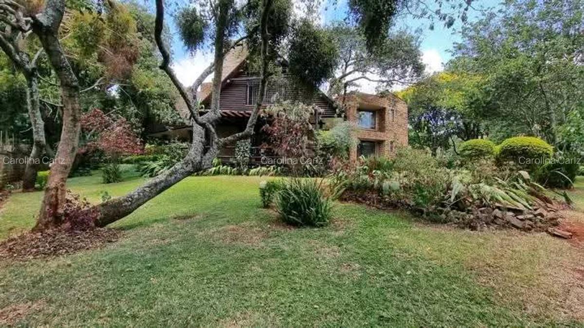 5 Bed House with En Suite in Lake View - 2