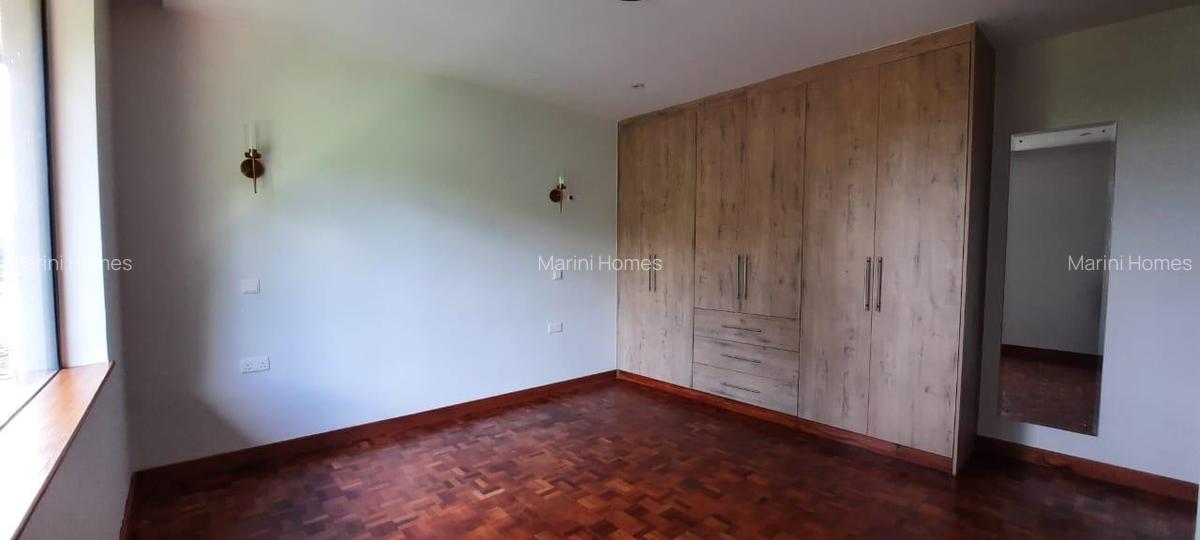 5 Bed Townhouse with En Suite in Lavington - 12