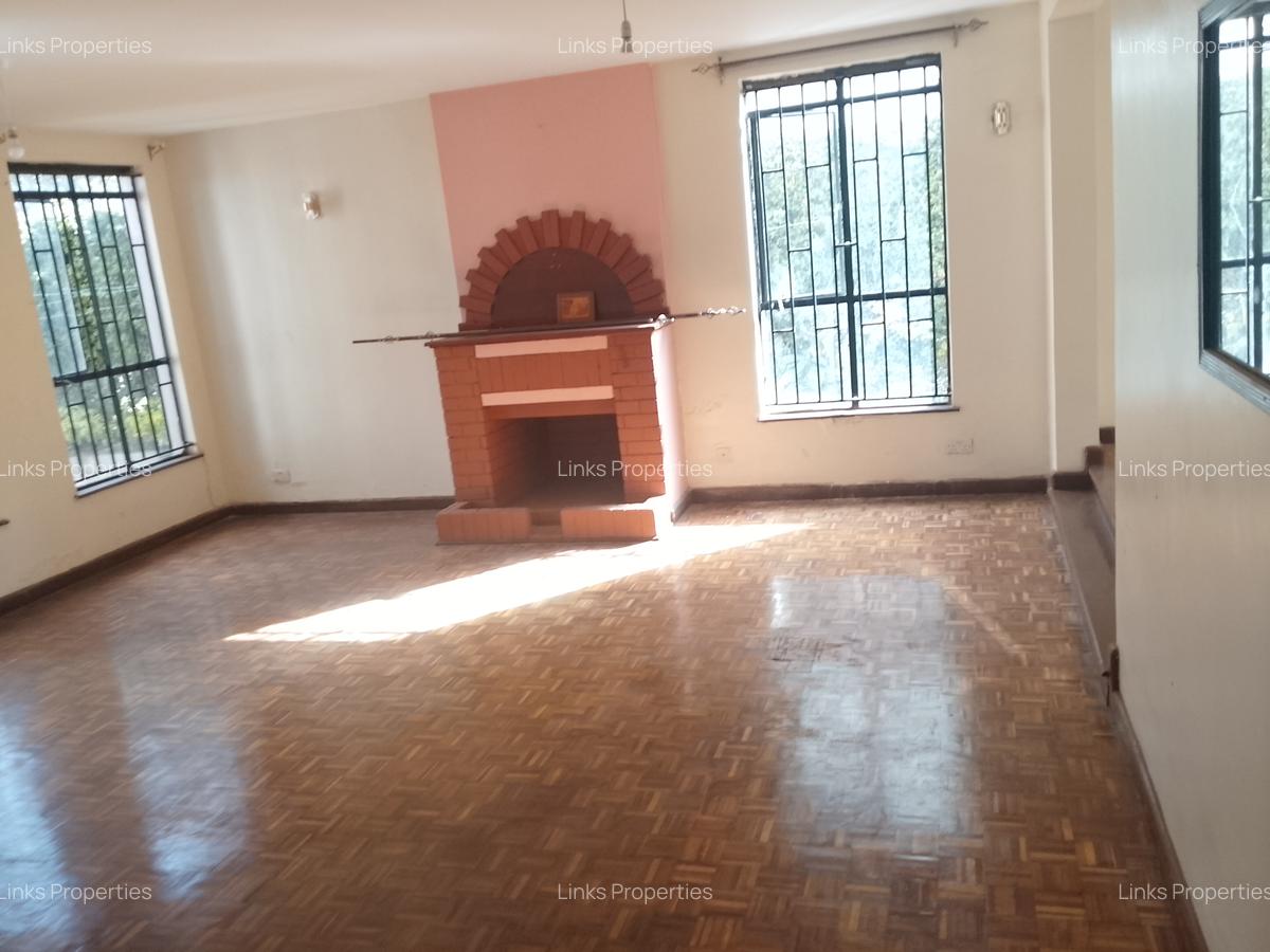 4 Bed Townhouse with En Suite at Mountain View - 7