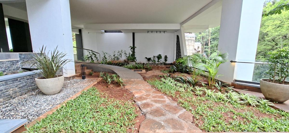 3 Bed Apartment with En Suite in Spring Valley - 16