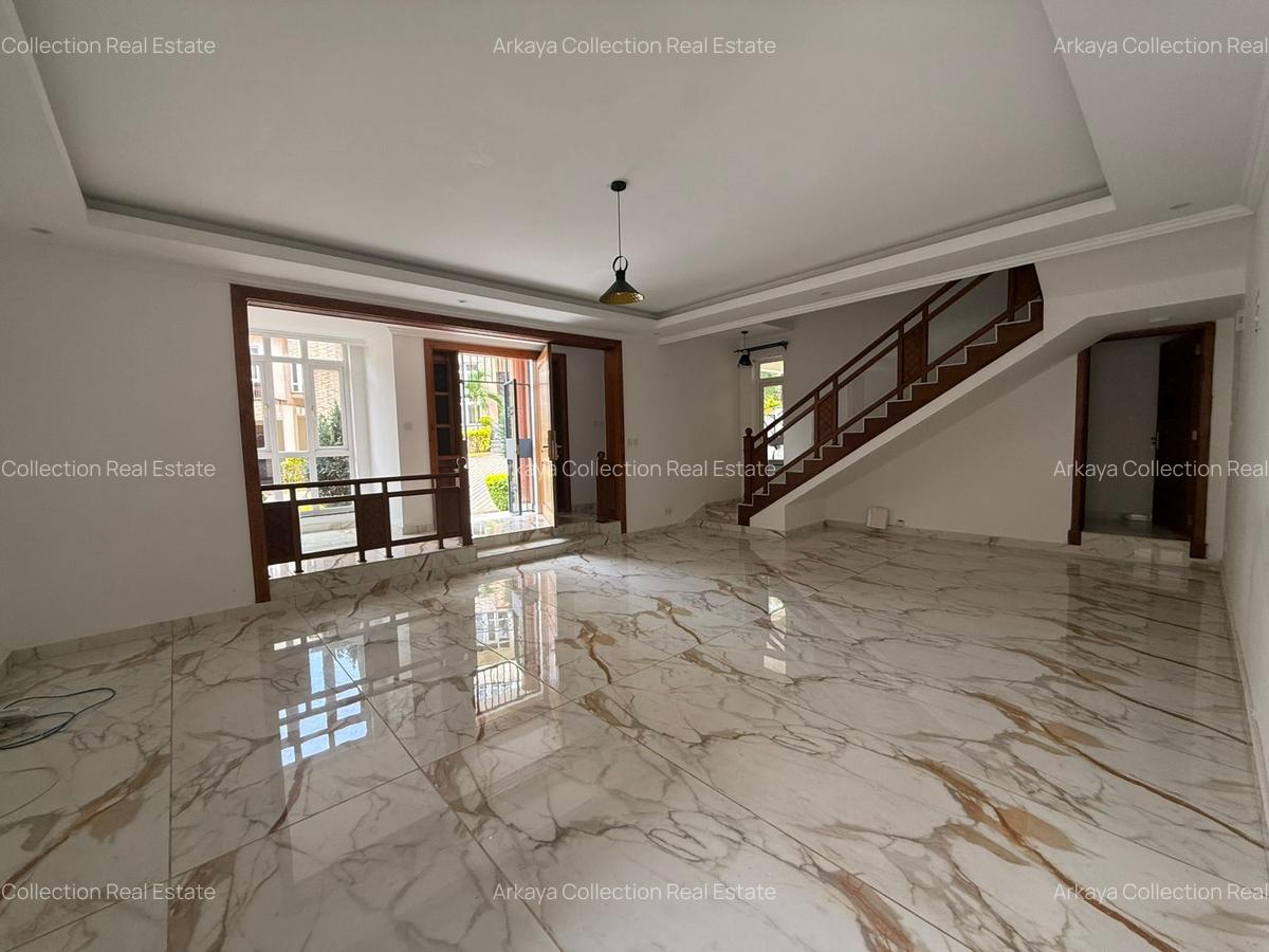 5 Bed Townhouse with En Suite in Lavington - 1