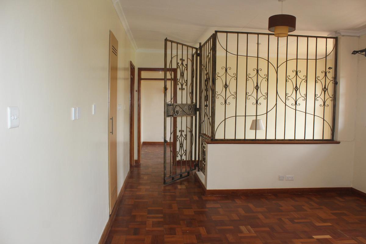 4 Bed Villa with En Suite in Runda - 18