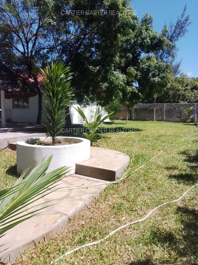 4 Bed House with En Suite in Watamu - 12