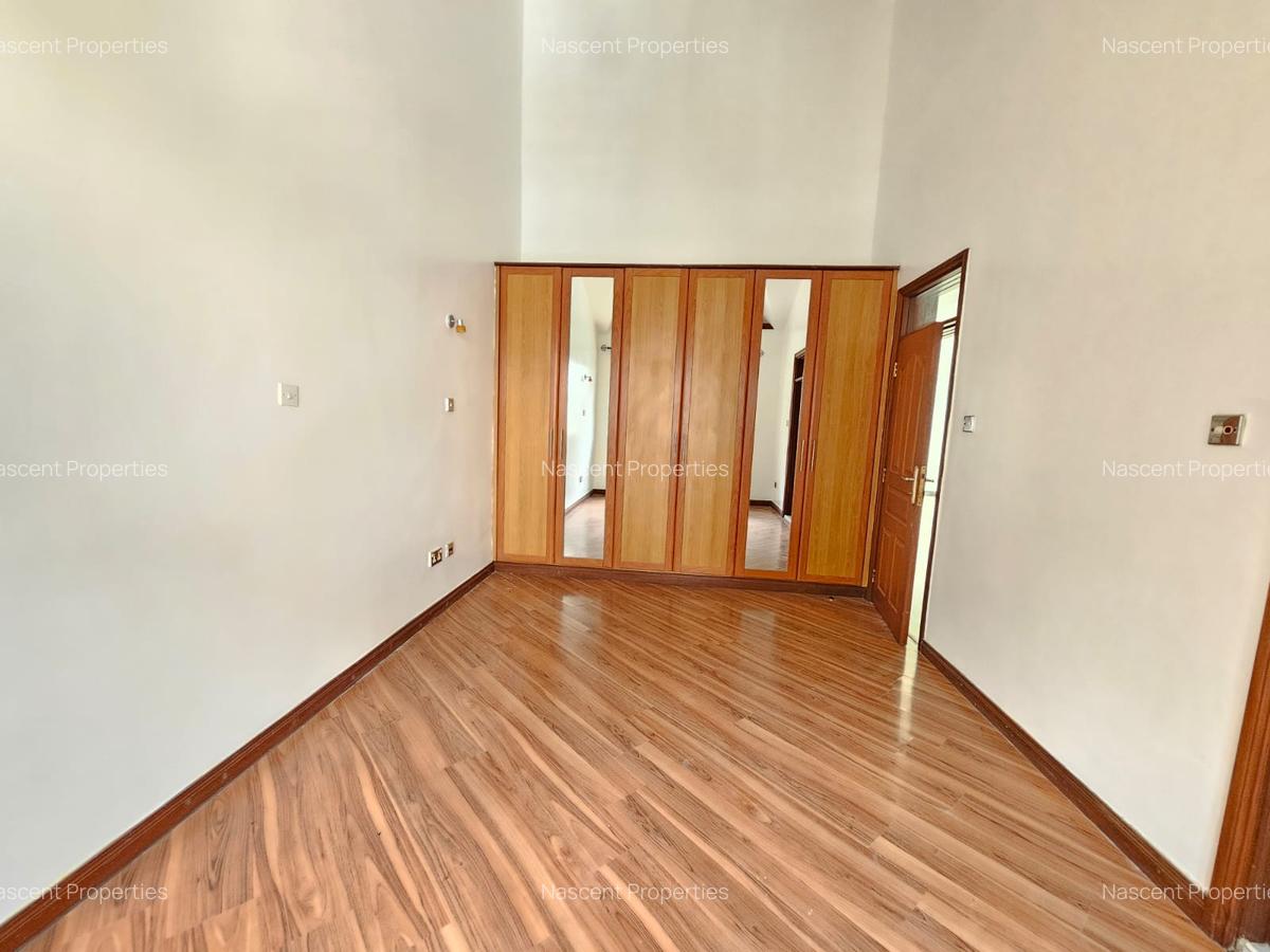 4 Bed Townhouse with En Suite in Spring Valley - 9