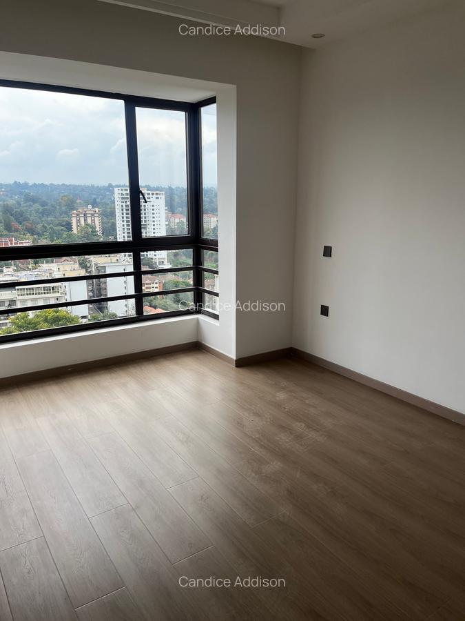 2 Bed Apartment with En Suite at Riverside Dr - 5