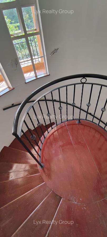 4 Bed Townhouse with En Suite in Karen - 13