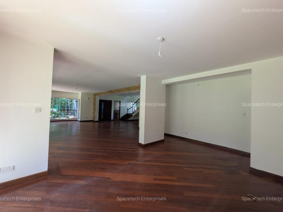 5 Bed Townhouse with En Suite in Rosslyn - 11