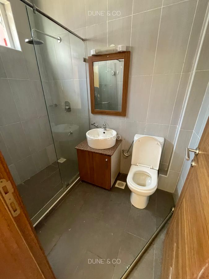 3 Bed Apartment with En Suite in Kilimani - 15