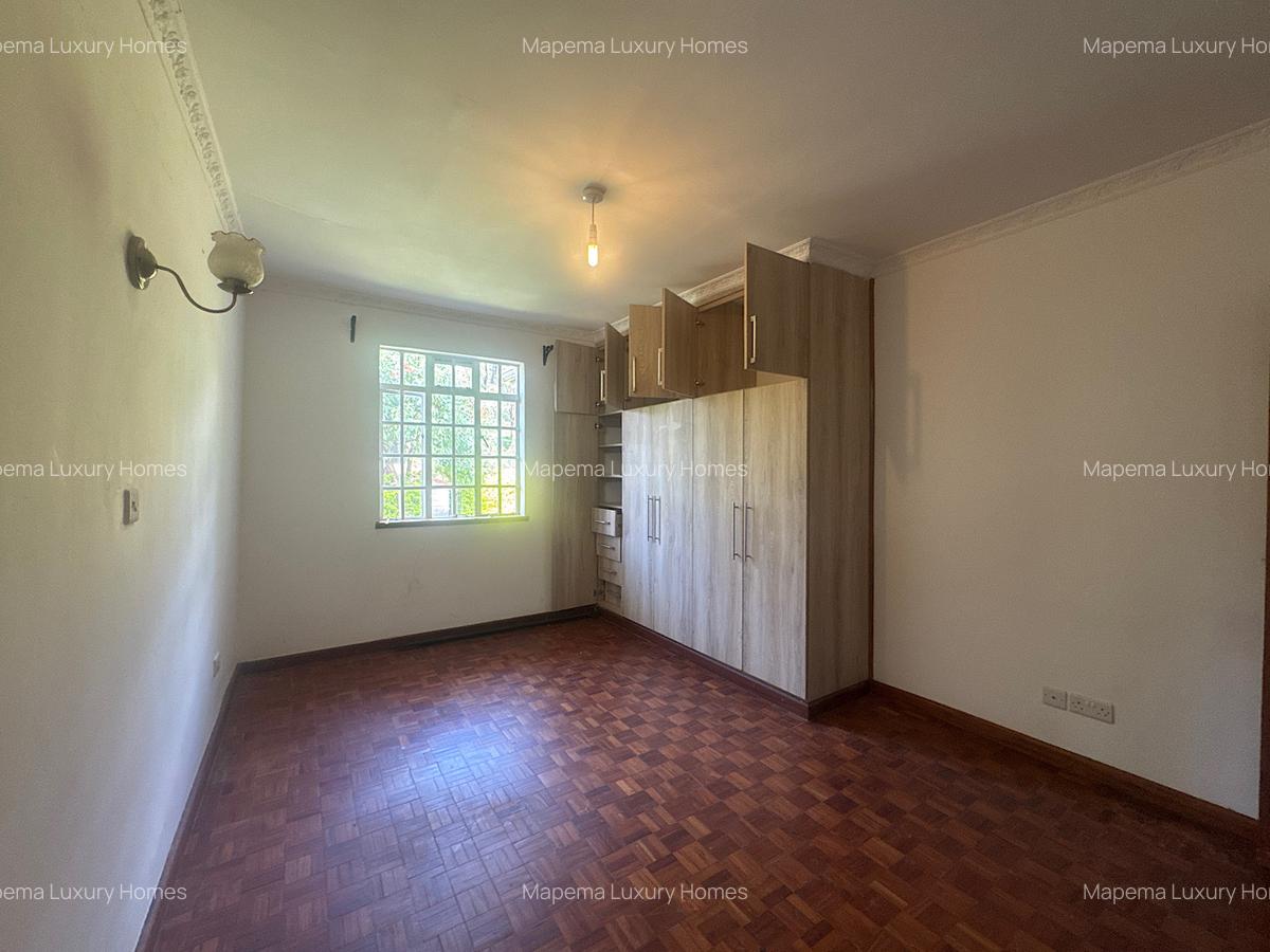5 Bed House with En Suite at Hardy Area - 8