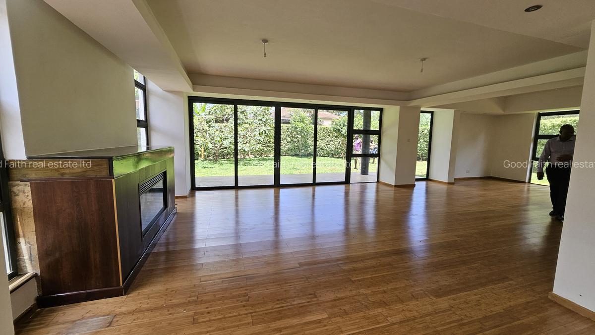 4 Bed House with En Suite in Garden Estate - 6