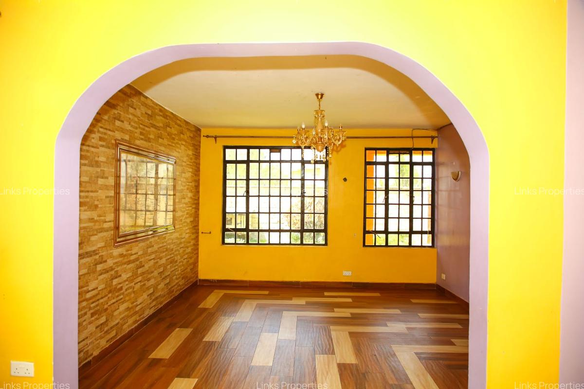 4 Bed Townhouse with En Suite at Airport Road - 3