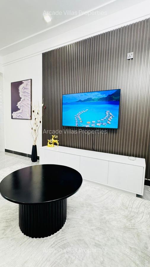 Serviced 1 Bed Apartment with En Suite in Lavington - 4